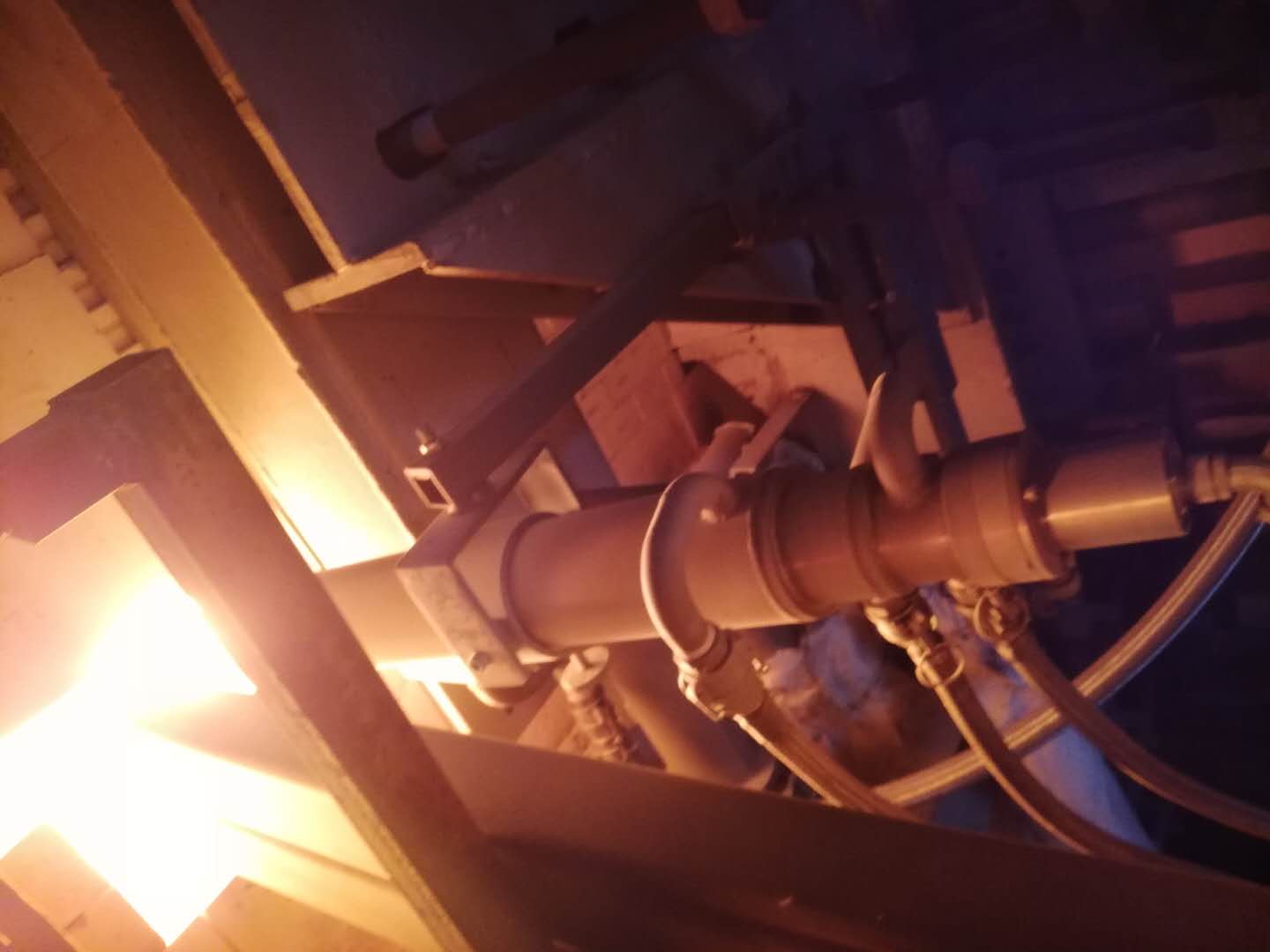 卡脖水包车水位监视系统